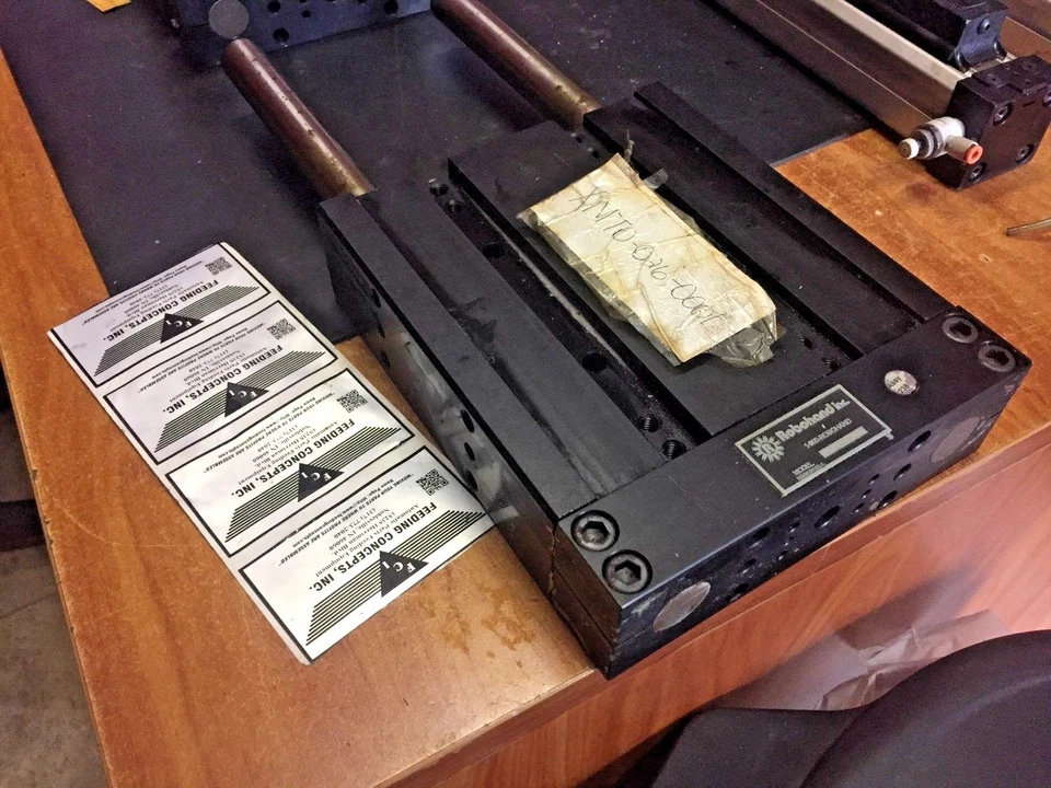 ROBOHAND DLT-25-a-c-5 THRUSTER up to 7" stroke  No air cylinder  - Image 2 of 2