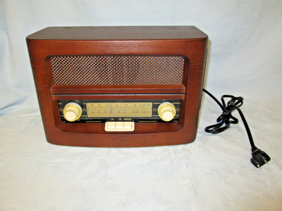 CLEARCLICK VINTAGE STYLE WOODEN RADIO MODEL NO. VR47 BLUETOOTH USB
