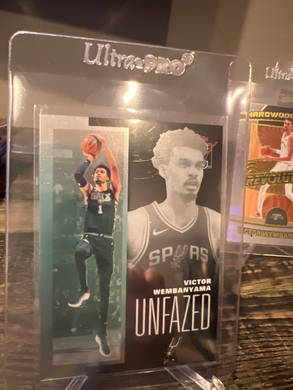 2026 Topps Signature Victor Wembanyama Unfazed FAZE-2 San Antonio Spurs RARE