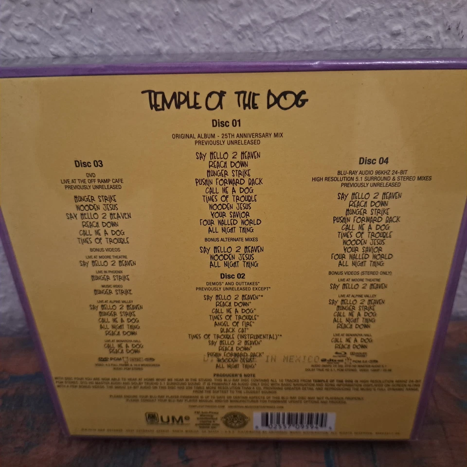 Temple Of The Dog-Temple Of The Dog, Ltd. Anniversary Edition Box, 2CD/DVD/BRD - Bild 2 von 2
