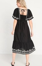 Old Navy Women’s Black Embroidered Short Sleeve Smocked Midi Dress - M