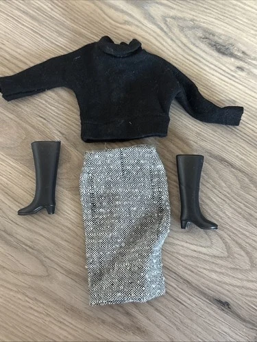 Vintage BARBIE CAREER GIRL #954 Black & White Tweed Skirt - Tressy Top -Boots