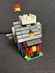 Lego 6067 Guarded Inn Knights Castle Crusaders Lion Knights from 1986 P2