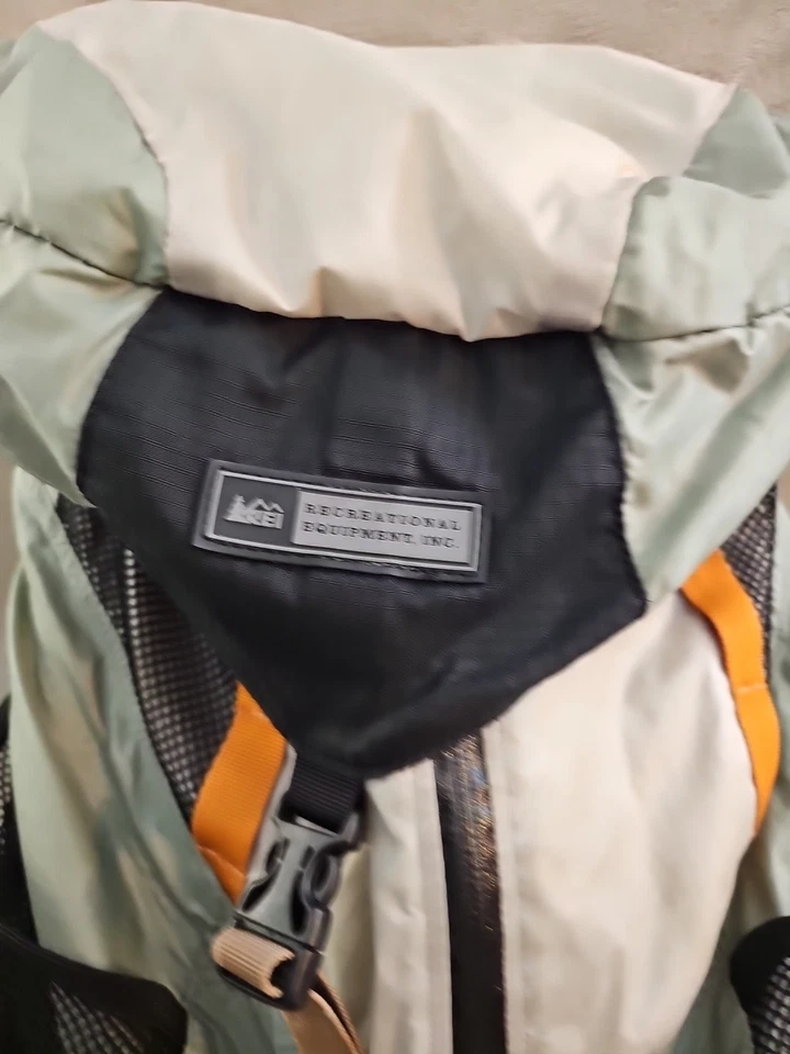 REI UL 30 женщин рюкзак многоцветный ультралегкий бедра ремень туризм кемпинг - маленький - Изображение 4 из 4