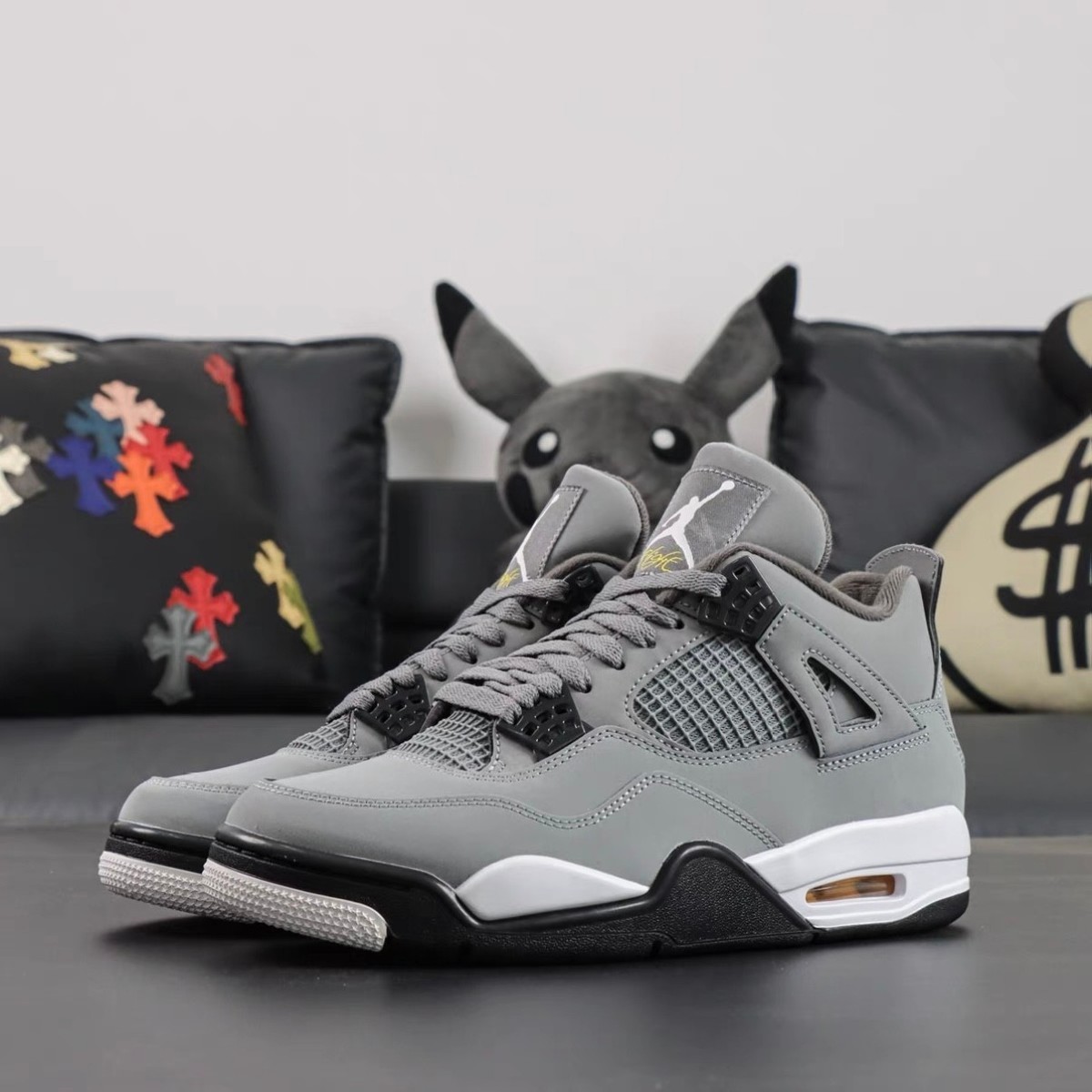 Jordan 4 