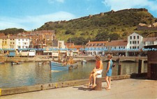R526349 Sandside und das Schloss vom Hafen Scarborough Yorkshire Dixon Lotus P