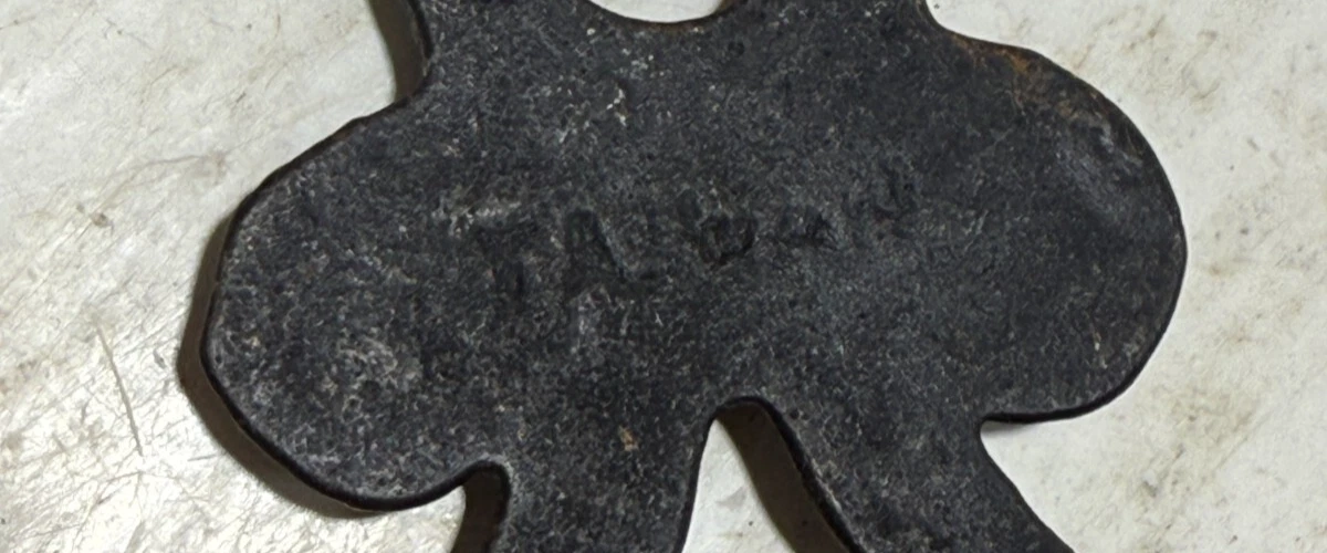Tile And Cast Iron Trivet Cathay An Apple A Day Keeps Doctor Away Worm - product detail image 7