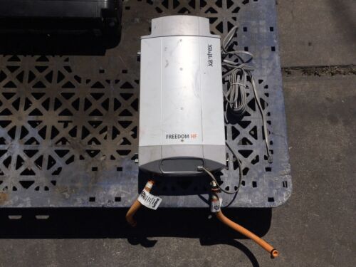 Xantrex Freedom HF Caricabatterie inverter P/N FGA 806-1054 - Foto 1 di 11