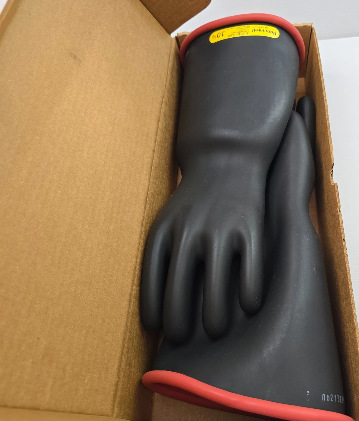 Honeywell NG216BCRB/10H Salisbury Class 2 Rubber Insulating Gloves (NEW In Box)