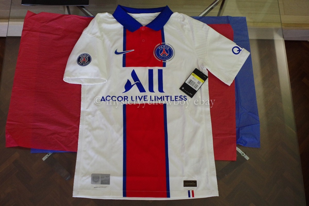 Pour ses 50 ans, le PSG sort deux maillots collectors limités | WAVE