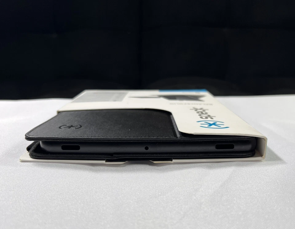 Speck Balance Series Folio Case for Samsung Galaxy Tab S7 - Black - Image 4 of 4
