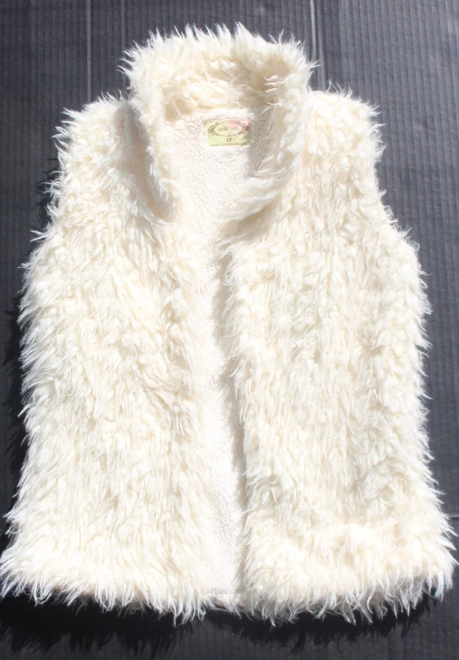NWOT~ JOYFOLIE  Mia Joy ~ girl's size 10~  ivory cream thick  faux fur vest HTF! - Image 2 of 4