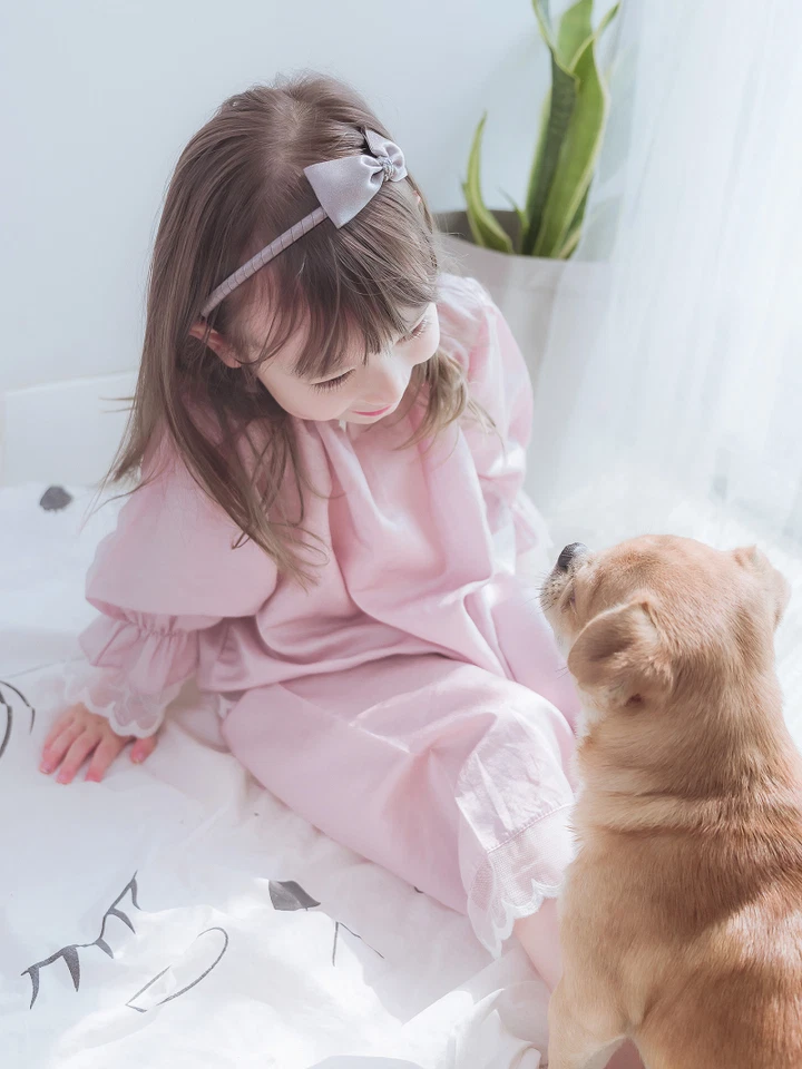 Primavera/Verano Niñas Color Sólido Suelto Informal Manga Larga Encaje Pijama Pantalones Conjunto Foto 2 de 4