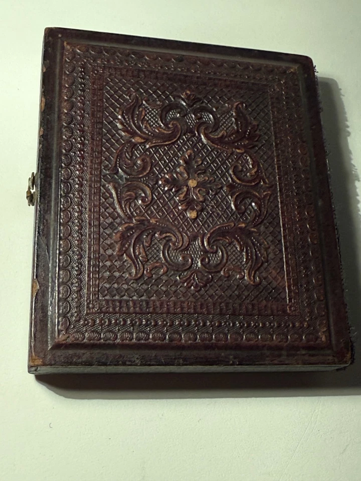 Beautiful Civil War Era Tintype in Case - Woman - Image 4 of 4