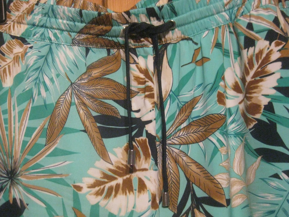 C&A Damen Schlupf Hose Top neu Blattmotiv "Sommer" leicht  bequem Gr.44/46/48 - Bild 2 von 4