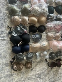 LARGE LOT of VICTORIA SECRET 138 Total Pieces