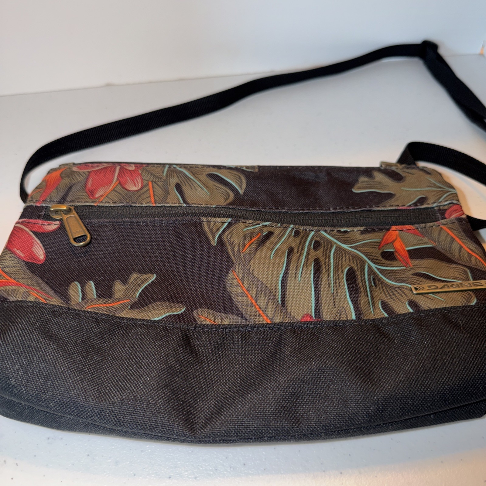 DaKine Black Gray Strap Cross Body Shoulder Purse Bag Adjustable