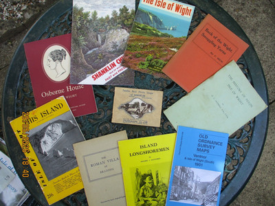 Sammlung von zehn verschiedenen Heften / Ephemera von der Isle of Wight