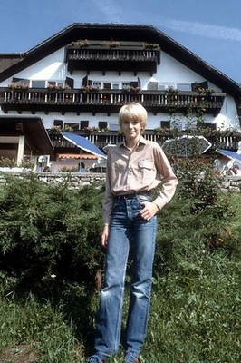 Andreas Baumann after presentation of his 1st record on a walk ov- 1981 Photo 4