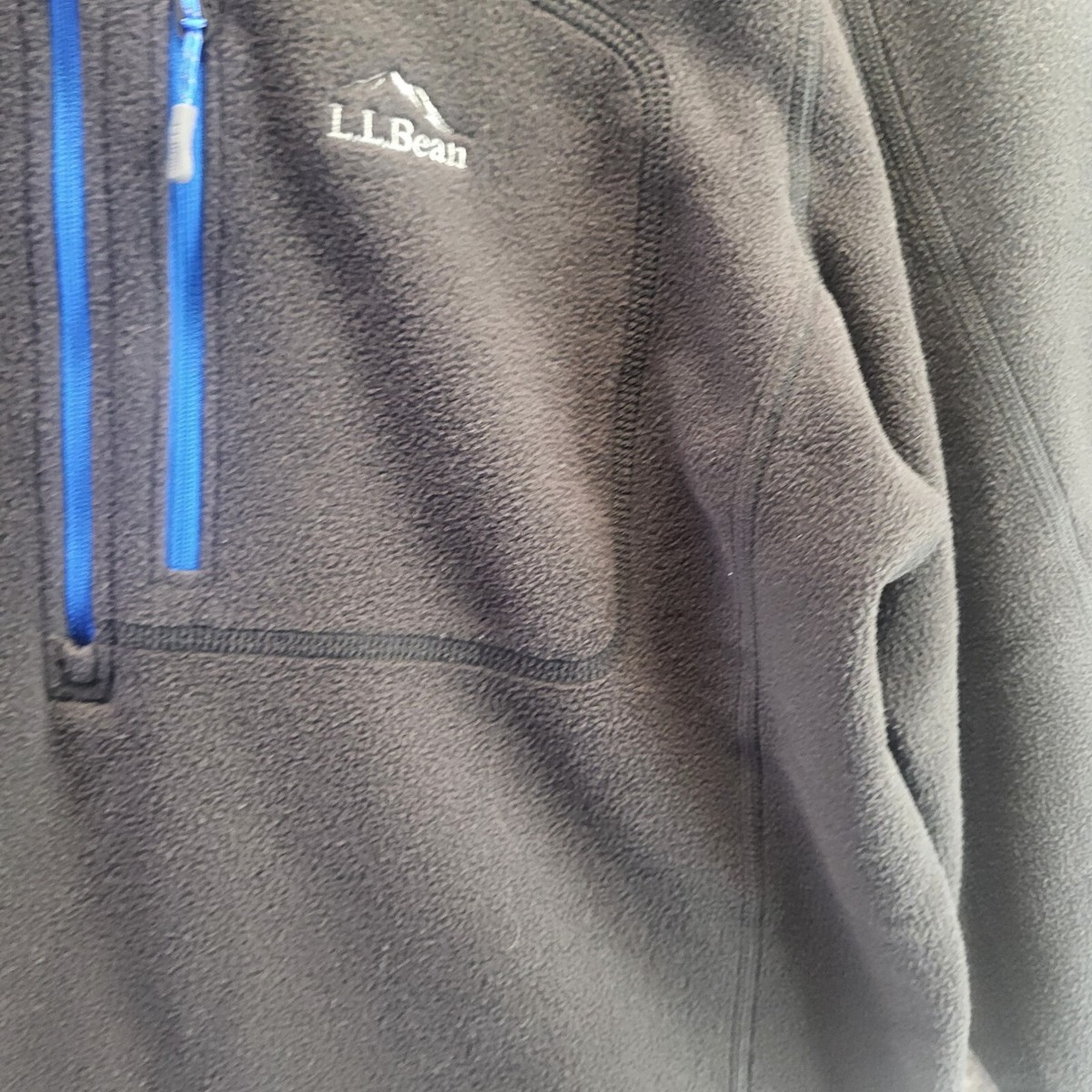 LL Bean Slightly Fitted 1/4 Zip Sweater Mens Medium Black LL Bean Slightly Fitted 1/4 Zip Sweater Mens Medium Black
