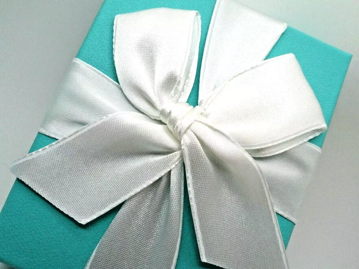 Tiffany outlet p necklace