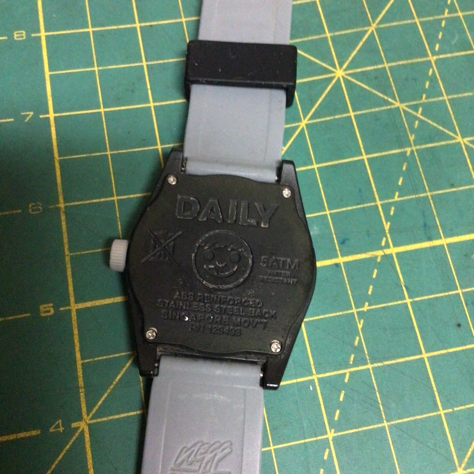 Reloj Banda Silicona Estampado Camuflaje Diario Red Face Neff ¡Nuevo Batería Instalada!! Foto 3 de 4