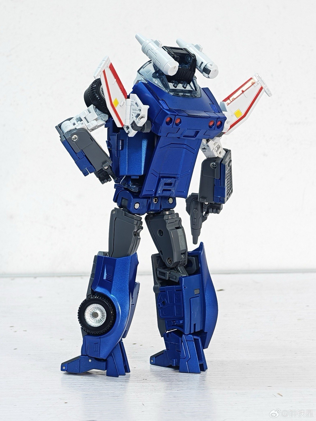 Star Toys ST-02 Tracker  🇺🇸 Seller Masterpiece Scale Tracks