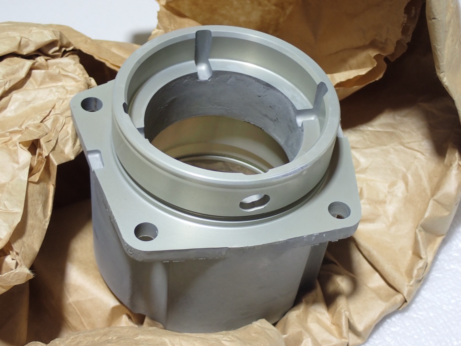 Volvo Penta OEM Bearing Carrier # 3852267 NEW