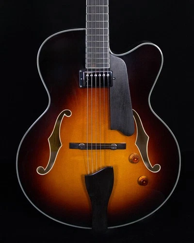 Eastman AR503CE with Case, Sunburst