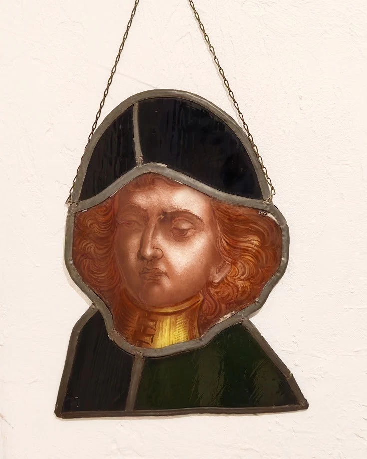Vitrail polychrome Portrait d'homme  41 x 32,5 cm - Photo 1/4