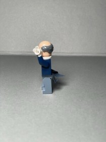Lego Alfred Pennyworth Minifigure SH0313 - From 70909 Batcave Break In - Batman