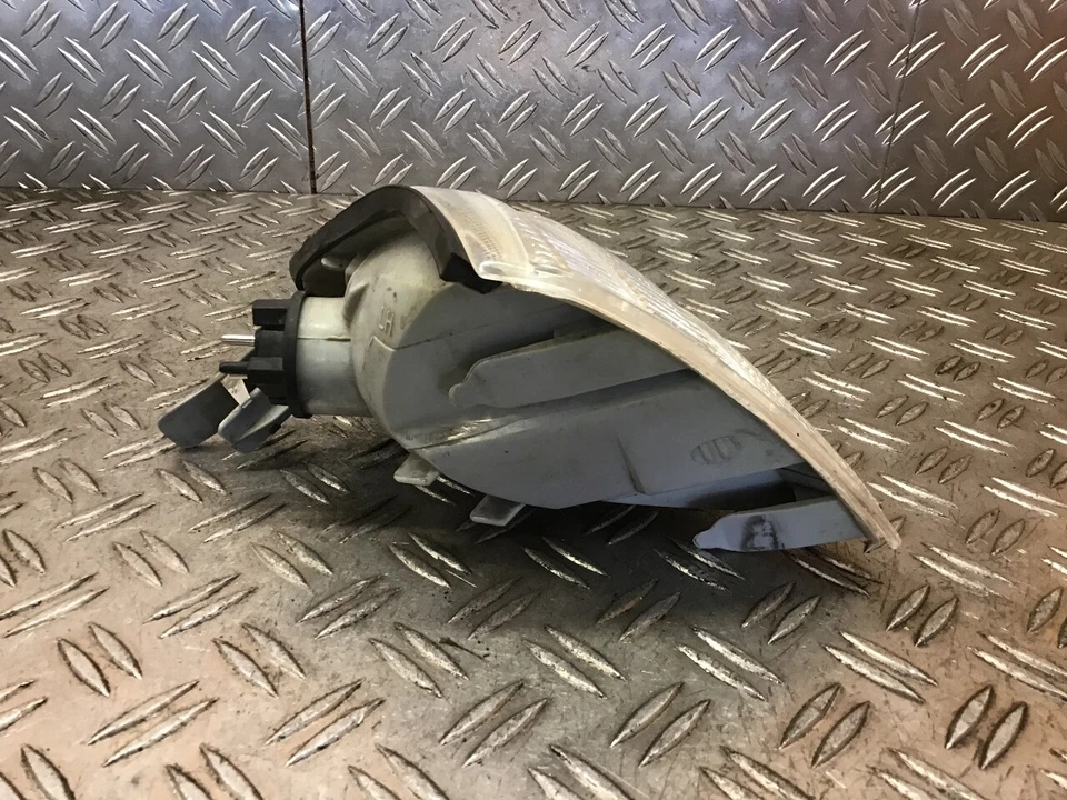 469889 Indicator Sinistro Anteriore Mercedes-Benz Classe C T-Modello (S202) TYC - Immagine 4 di 4