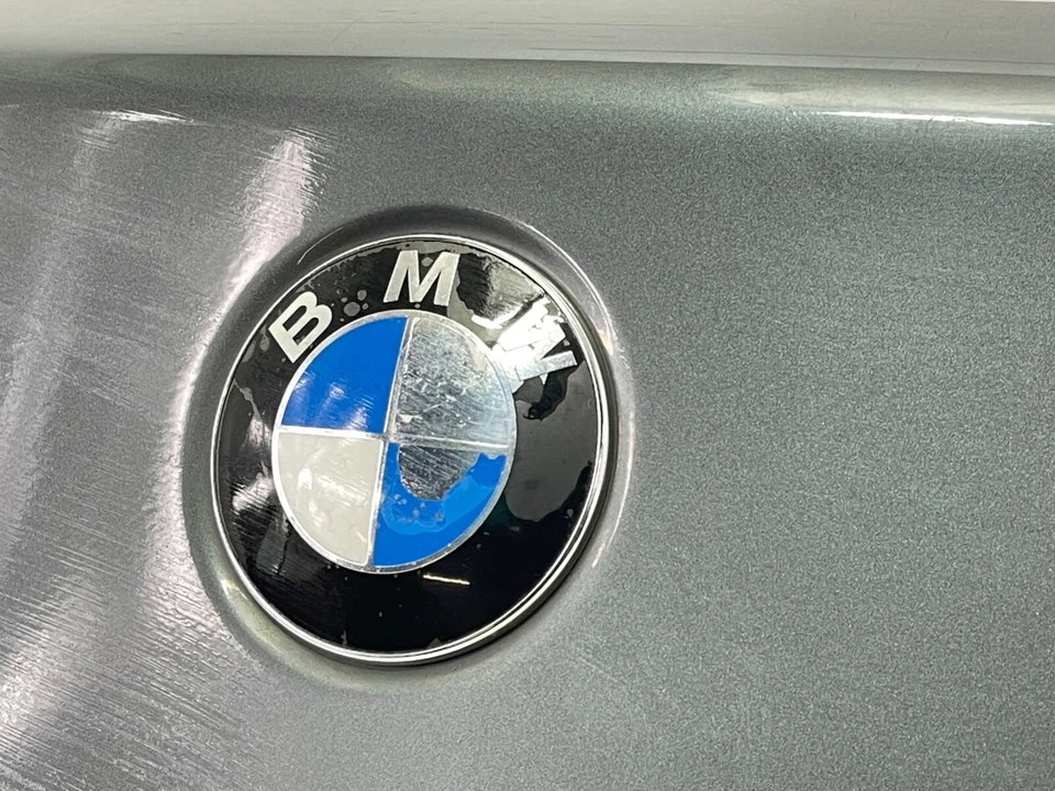 BMW E60 525I 530I 545I 2004-2007 TAPA MALETERO TRASERO CARCASA GRIS OEM Foto 3 de 4