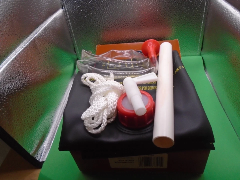 Ducha solar Ozark Trail 5 galones, 45,2 libras cuando está llena, nunca usada, en caja. Foto 3 de 3