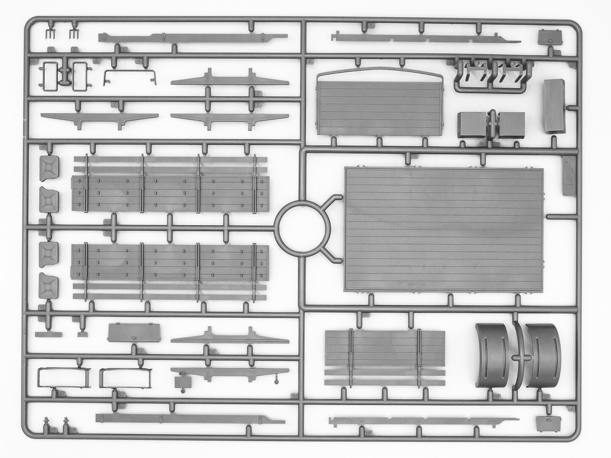 V3000S/SS M Maultier with Shelter, WWII German Truck ICM 35414