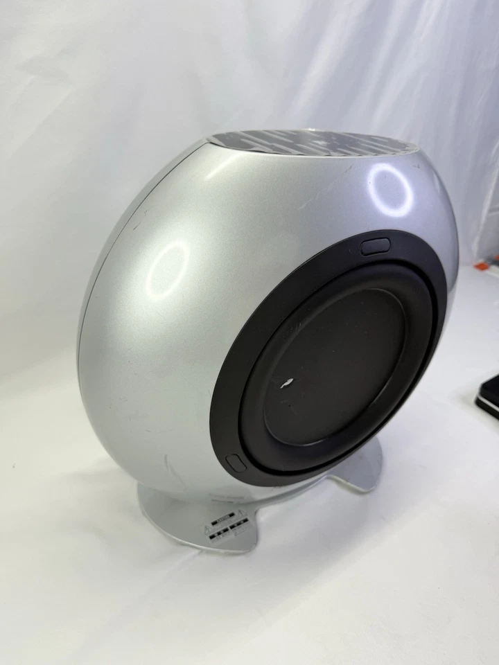 Altavoces y subwoofer de cine en casa KEF 7.1 plateado/gris Foto 4 de 4