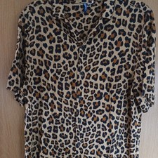 H&M Men's Unisex Leopard Print Short Sleeved Shirt Size Large Viscose VGC