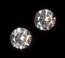 New 10K Solid White Gold 5mm Round Clear Crystal CZ Solitaire Stud Earrings -em