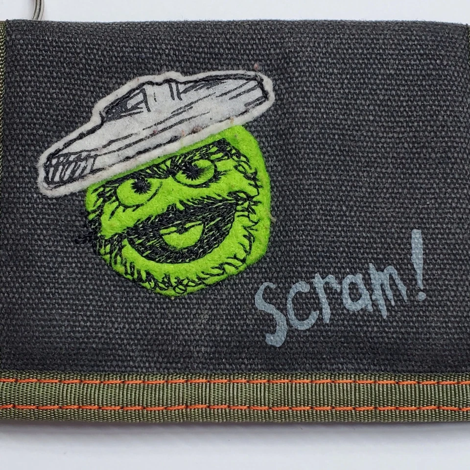 Sesame Street Oscar the Grouch Scram! Bifold Wallet 2005 - Image 2 of 4