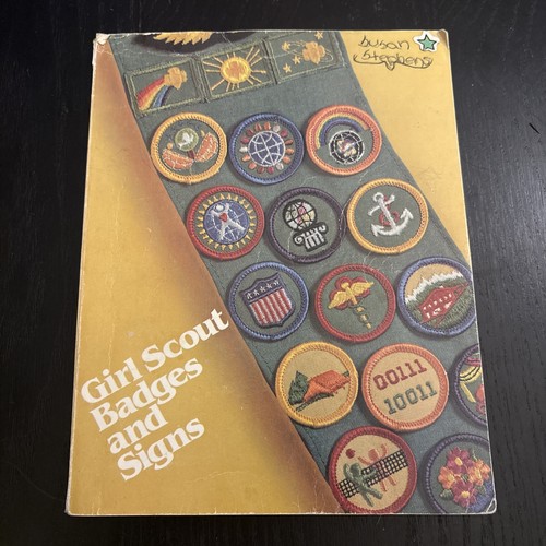 Girl Scout Badges &Signs Book 1980 VTG Girl Scouts Of America Paperback