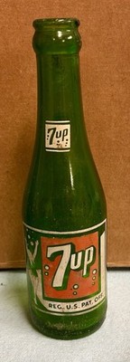 Vintage 7Up ''Swimsuit Girl'' soda bottle