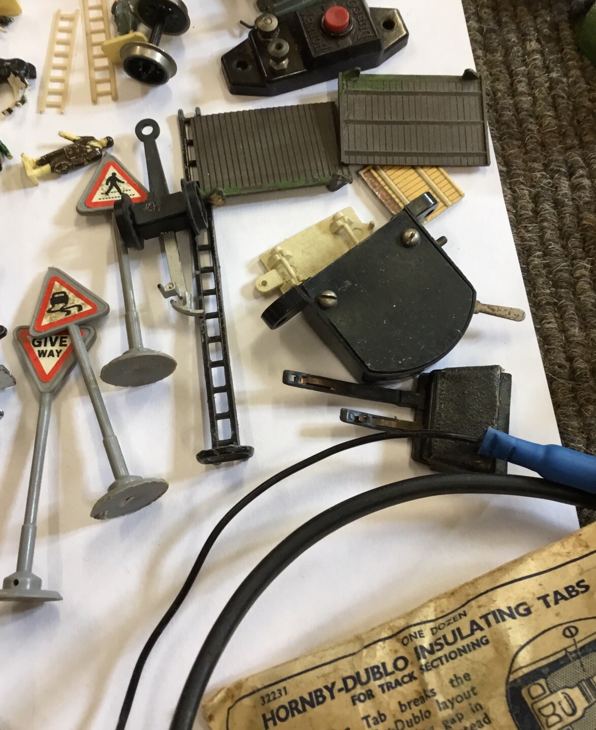 Vintage Hornby Dublo Model Railway Track & Accessories Figures Trains