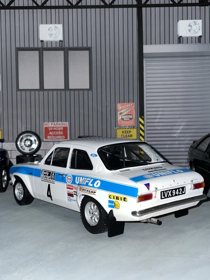 Espejo retrovisor diario IXO 1/18 1972 Ford Escort Foto 2 de 4