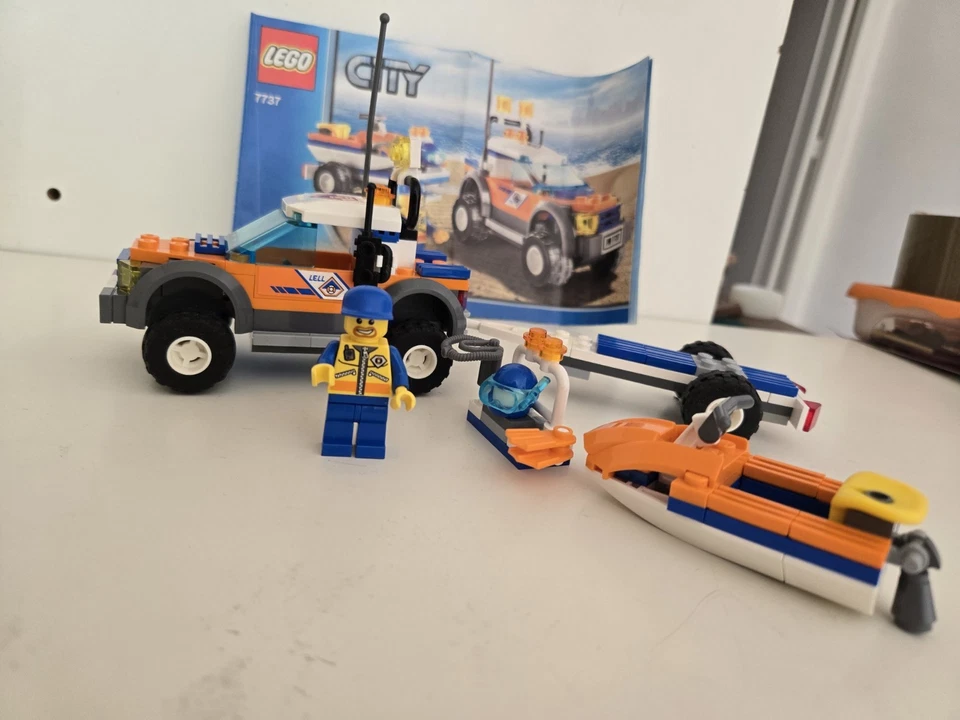 LEGO City 7737 Coast Guard 4WD & Jet Scooter, photo 1 sur 4