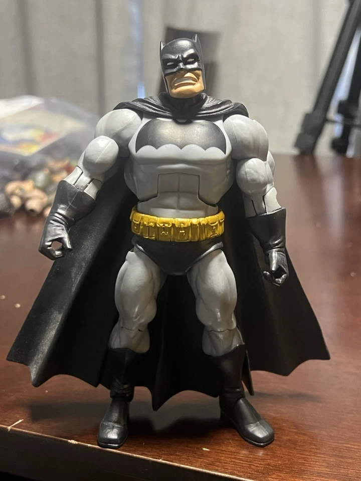 Boneco de ação Batman The Dark Knight Returns OOTB DC Comics - Imagem 4 de 4