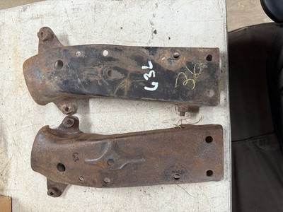 1936 FORD PASSENGER FRONT FENDER BRACKETS PAIR Braces Coupe