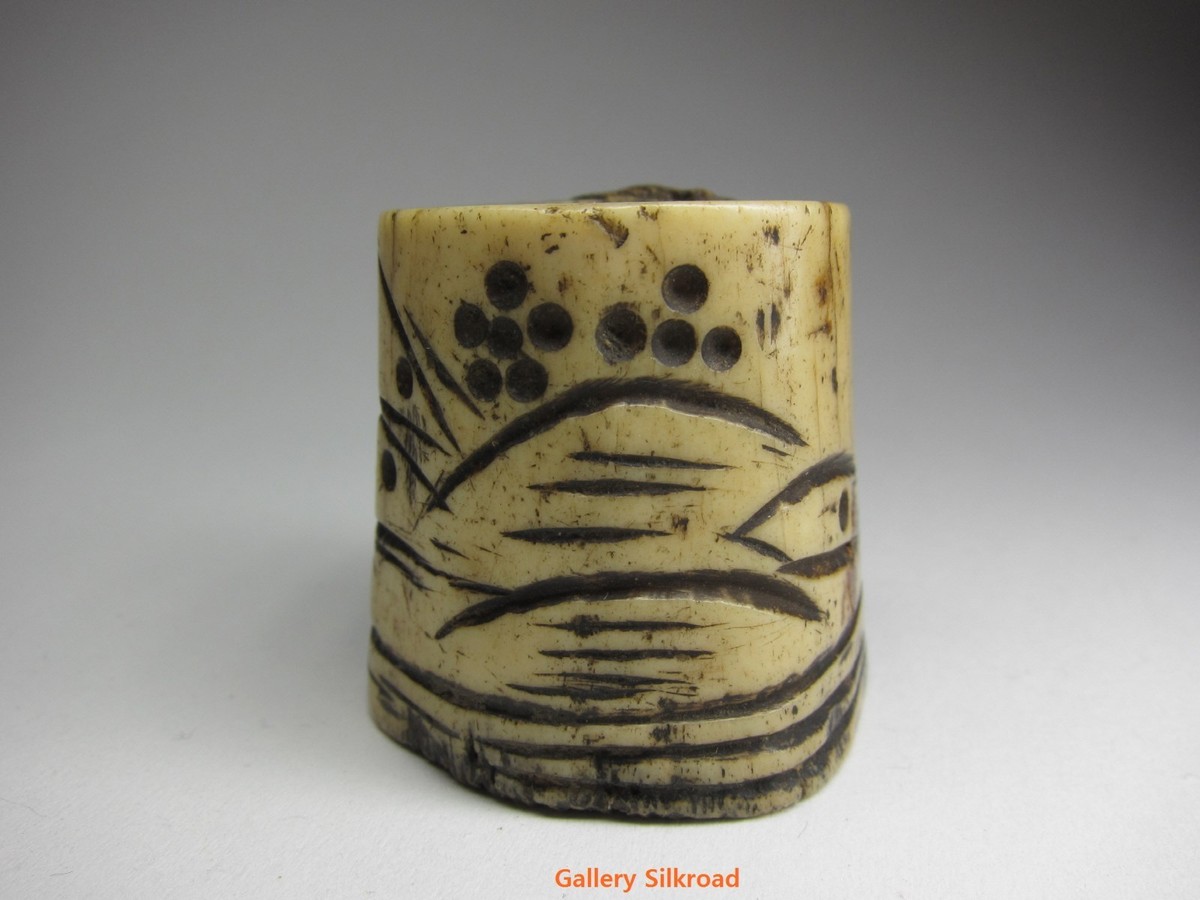 Mountanin and Tree Landscape Old Japanese Netsuke Staghorn, Stag