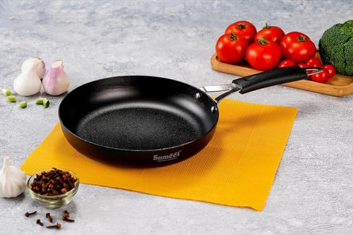 Brass and Steel Carbon Steel Pan 27 cm - Highly rated Buy It For Life recommendation