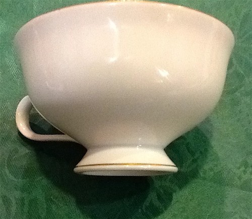 JAEGER CO. BAVARIA TAZZA DA TÈ CON PIEDI FRUTTETO / BACCHE DI MELA MODELLO PERFETTO - Foto 4 di 7