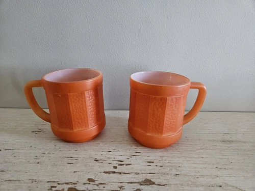 Set Of 2 Vintage Textured Federal Glass Orange Milk Glass Mugs D Handle Rare